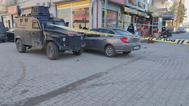 Mardin'de Hastane &Ouml;n&uuml;nde Silahlı Kavga: 1'i Ağır 5 Yaralı