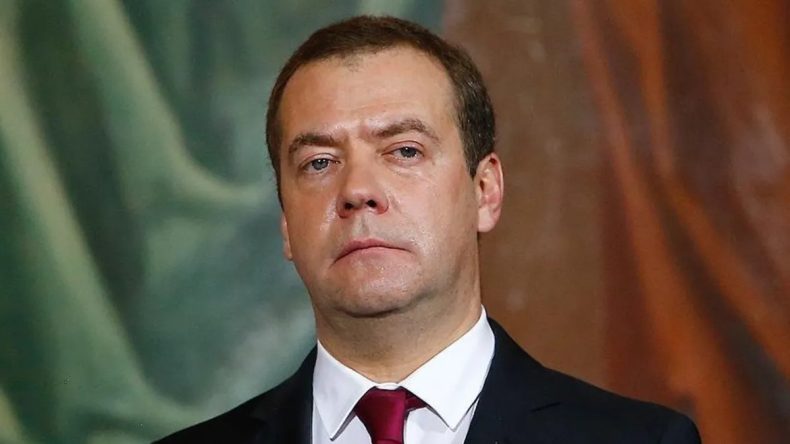 Medvedev&rsquo;den Trump&rsquo;a Gr&ouml;nland A&ccedil;ıklaması: Tarihe İlhakla Ge&ccedil;mek İstiyor