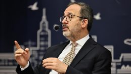 Mehmet Kasapoğlu: T&uuml;rkiye&rsquo;de &Ccedil;ok G&uuml;&ccedil;l&uuml; Bir Spor Tesisi Altyapısı Mevcut