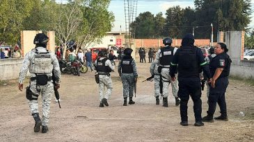 Meksika&rsquo;da Futbol Ma&ccedil;ında Gergin Anlar: Stadyumda Şiddet Başg&ouml;sterdi!