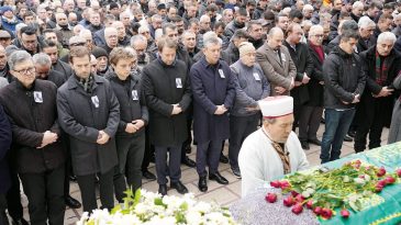 Memleketinde Cenaze T&ouml;renine Katıldı