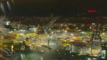 Mersin Limanı'nda ger&ccedil;ekleştirilen operasyonda 298 kilo kokain yakalandı