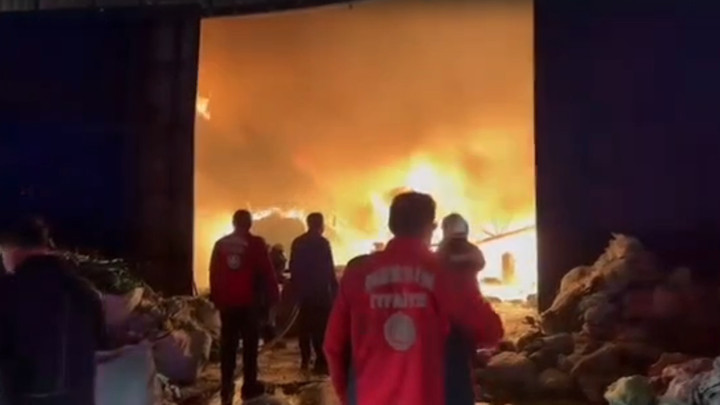 Mersin'de Geri D&ouml;n&uuml;ş&uuml;m Tesisinde Yangın!