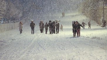 Meteoroloji, 41 il i&ccedil;in sarı kodlu uyarıda bulundu! İstanbul'da kar yağışı tehlikesi… Okullar tatil edildi