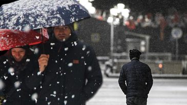 Meteoroloji'den yağış, r&uuml;zgar, buzlanma ve &ccedil;ığ tehlikesi uyarısı: 31 ilimizde alarm | Kuvvetli sağanak ve kar geliyor! Tarih verildi