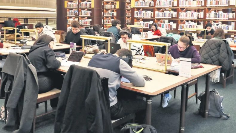 Millet K&uuml;t&uuml;phanesi&rsquo;nden Ziyaret&ccedil;i Rekoru