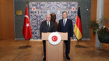Milli Savunma Bakanı G&uuml;ler, Almanya&rsquo;da