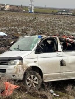 Minib&uuml;s Takla Attı: 2 Hayatını Kaybetti, 6 Yaralı