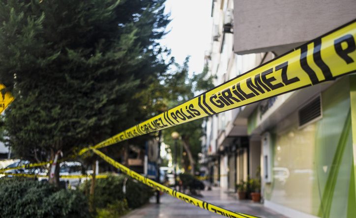 Miras Kavgası Büyüdü, Akrabasının Aracını Kurşunladı