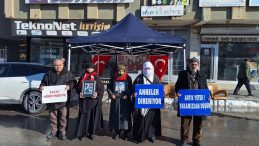 Muş'ta Aileler Kar Altında Eylemlerine Devam Ediyor