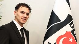 M&uuml;lteci Teknesinden Yeşil Saha Yıldızına!