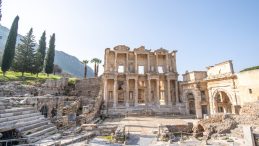 M&uuml;zeler Rekor Kırdı: 2025'te 33 Milyonu Aşan Ziyaret&ccedil;i Sayısı!