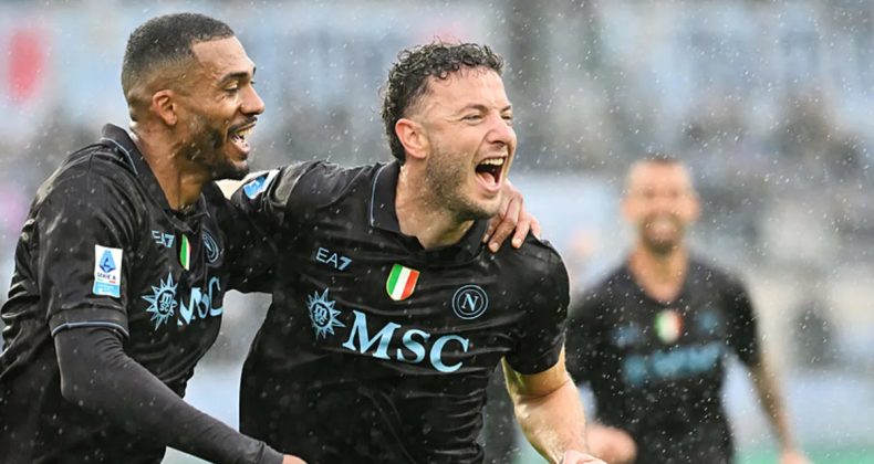 Napoli, Lazio Deplasmanında 2-0'la Zaferle Ayrıldı!