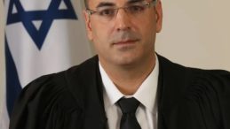 Netanyahu'nun Davasına Bakan Hakim Hayatını Kaybetti