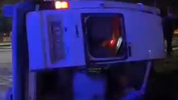 Nevşehir'de Korkun&ccedil; Kaza: İş&ccedil;i Servisi ile Hafif Ticari Ara&ccedil; &Ccedil;arpıştı! 1 Kişi Hayatını Kaybetti, 14 Yaralı