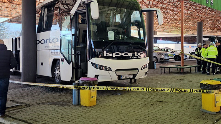 Otogarda Yanlış Vitesle Yaşanan Trajik Kaza: Yedek Şof&ouml;r Hayatını Kaybetti, Muavin Yaralandı