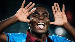 Oulai kapısı kapandı