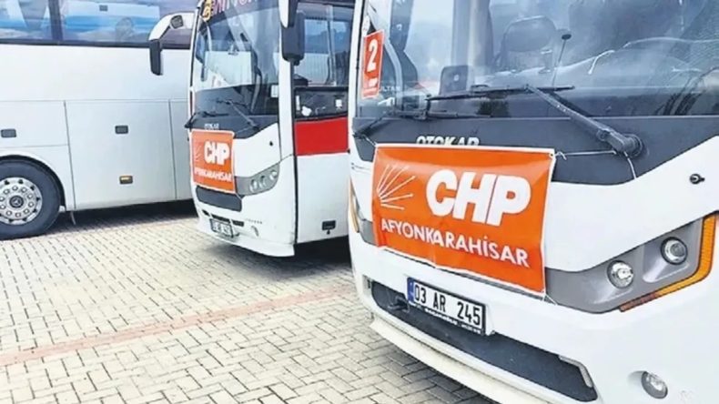 &Ouml;zg&uuml;r &Ouml;zel&rsquo;in Taşımalı Mitingleri &Ouml;rg&uuml;t&uuml; Bıktırdı: Otob&uuml;sleri Yalvar Yakara Dolduruyorlar