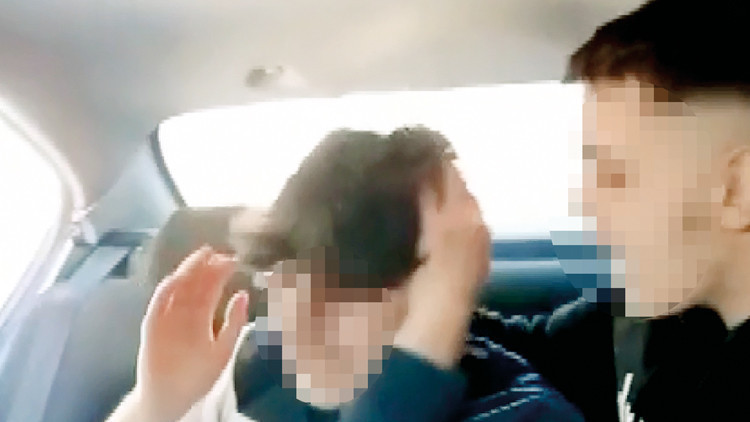 Oyun Arkadaşını Alıkoyup Darp Etti