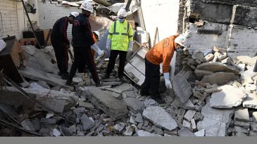 Pakistan&rsquo;da D&uuml;ğ&uuml;n T&ouml;reni Felakete D&ouml;n&uuml;şt&uuml;: 8 Kişi Hayatını Kaybetti