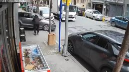 Park Ederken Kuaf&ouml;r D&uuml;kkanına Girdi