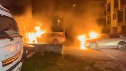 Park Halindeki Ara&ccedil;lar Alev Alev Yandı