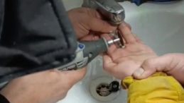 Parmağı Metal Para Sıkışan &Ccedil;ocuğa İtfaiye M&uuml;dahale Etti