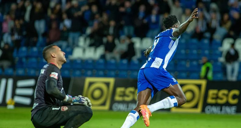 Porto, Santa Clara engelini tek golle ge&ccedil;ti!