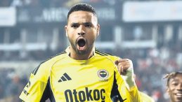 Ramazan&rsquo;da oru&ccedil; tutan futbolculara saygı g&ouml;sterilmeli