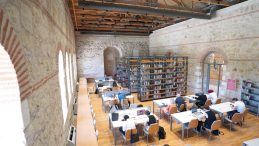 Rami K&uuml;t&uuml;phanesi 3 Yaşında