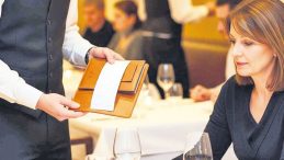 Restoranda Kuver ve Servis &Uuml;creti Kaldırıldı, Yeni Karmaşa Başladı