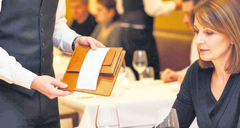 Restoranda Kuver ve Servis Ücreti Kaldırıldı, Yeni Karmaşa Başladı