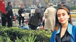 R&uuml;zgarın Devrildiği Tabelanın Altında Kaldı