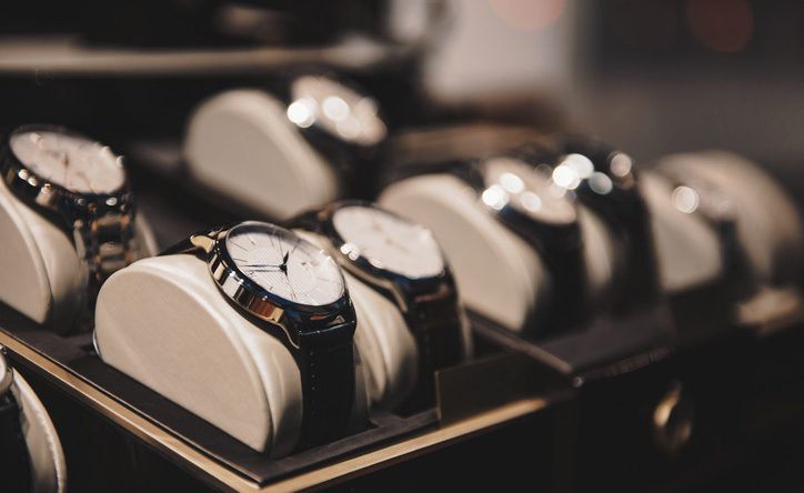 Saat Şebekesi &Ccedil;&ouml;kt&uuml;: Kurdukları D&uuml;zenekle 40 Bin Dolarlık Kol Saatini &Ccedil;aldılar