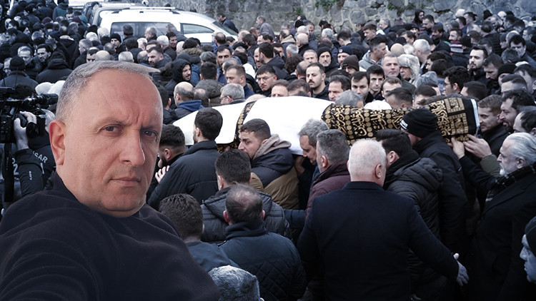 Sa&ccedil; Ektirdiği Sırada Fenalaşıp Hayatını Kaybetti! Yakınları Anlattı: Sıklıkla Sağlık Taraması Yaptırırmış