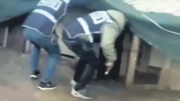 Saklandığı K&uuml;meste &Ouml;ks&uuml;r&uuml;nce Yakalandı