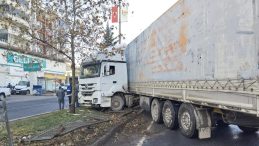 Şanlıurfa'da Zincirleme Trafik Kazası: 2 &Ouml;l&uuml;