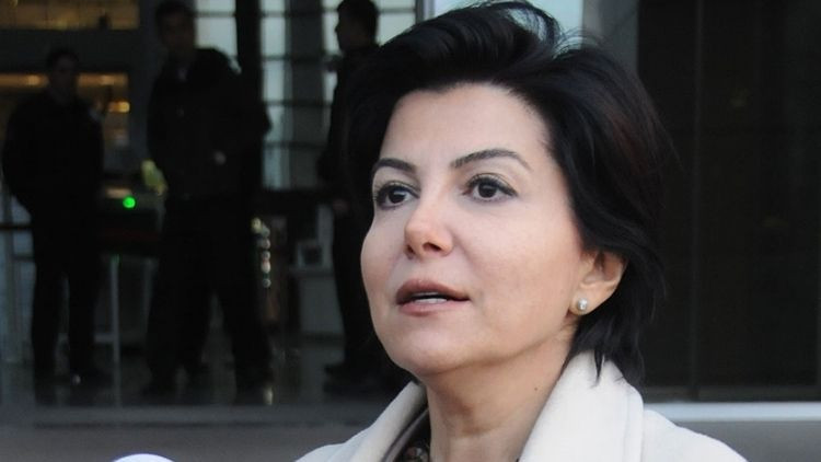 Sedef Kabaş, Cumhurbaşkanına Hakaret ve Su&ccedil; İşlemeye Tahrik Su&ccedil;lamasıyla G&ouml;zaltında