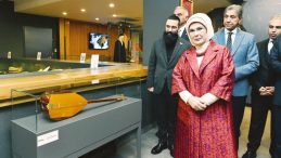 Şehit &Ouml;ğretmen Ayb&uuml;ke&rsquo;nin Duygusal Bağlaması &Ccedil;ocuklara Emanet