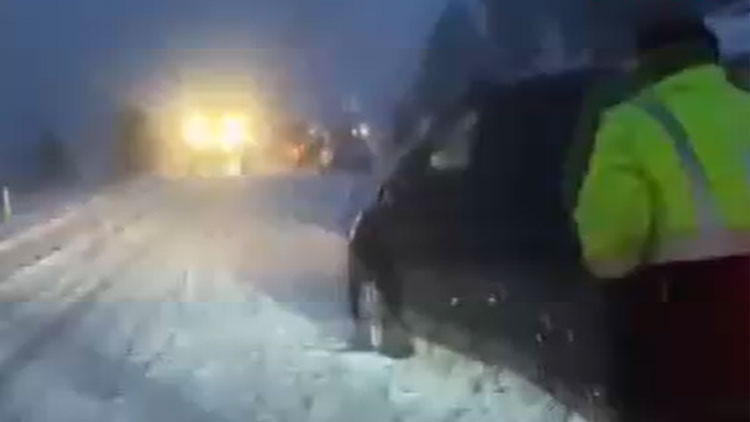 Seydikemer&ndash;Burdur&ndash;Antalya Karayolunda Kar Esareti: &Ccedil;ok Sayıda Ara&ccedil; Mahsur Kaldı