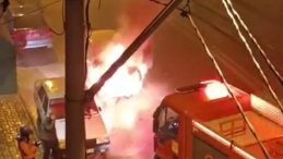 Seyir Halinde Otomobilde Yangın &Ccedil;ıktı! Ara&ccedil; Kullanılamaz Hale Geldi