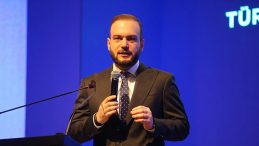 Sıfır Atık Vakfı'nın Başkanı Samed Ağırbaş İklim Değişikliğiyle M&uuml;cadele İ&ccedil;in Mesaj Yayımladı