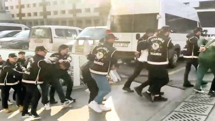 Silahlı suç örgütünün hedefi: 'Bana yolunu kaybetmiş gençler bul'