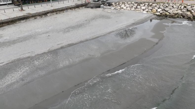 Silivri'de Deniz Seviyesi Yaklaşık 200 Metre, Avcılar'da İse 15 Metre &Ccedil;ekildi!