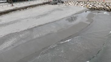Silivri'de Deniz Seviyesi Yaklaşık 200 Metre, Avcılar'da İse 15 Metre &Ccedil;ekildi!