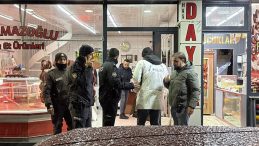 Sivas'ta Kasap D&uuml;kkanında Silahlı Kavga: 2 Yaralı