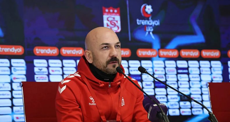 Sivasspor'da Evren Otyakmaz'dan Transfer Tahtası A&ccedil;ıklaması!