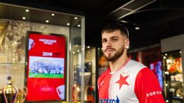 Slavia Prag, David Jurasek'i Kadrosuna Kattı!