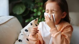 Soğuk Algınlığı Sanılıyor Ama Değil: &Ccedil;ocuklarda Sessizce Yayılıyor
