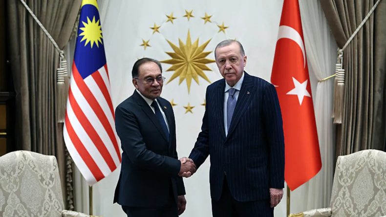 SON DAKİKA: Başkan Erdoğan, Malezya Başbakanı ile Ortak Basın Toplantısında Açıklamalarda Bulundu